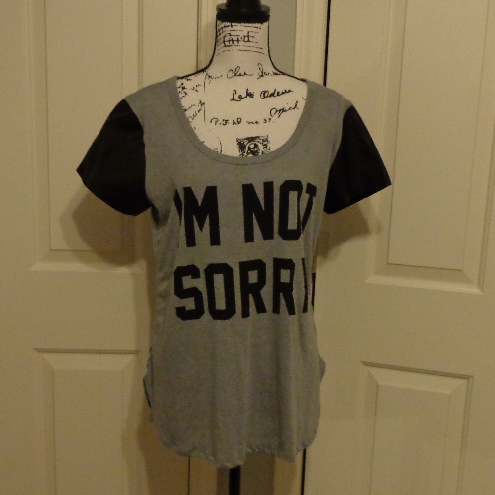 I'm Not Sorry graphic tee